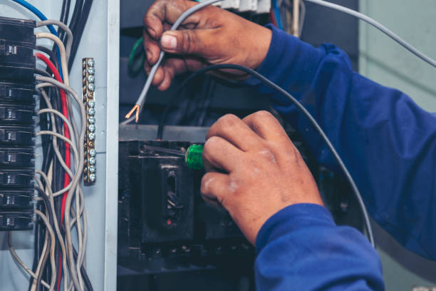 Best Circuit Breaker Repair  in The Hammocks, FL